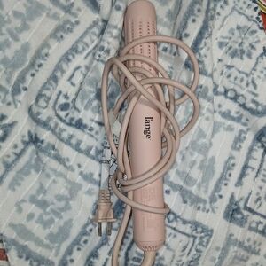 Lange Blush Pink Hair Styler